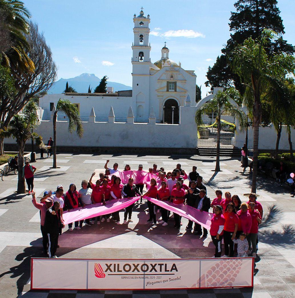 El Ayuntamiento de Xiloxoxtla refuerza su compromiso en la lucha contra el cáncer de mama mediante actividades de concientización